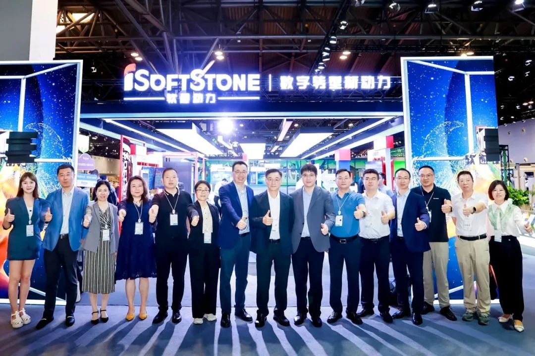 ��Ϊȫ���Ӵ��2024 | 7790�ط����Ŷ������ʷ׳�ȫ��¼